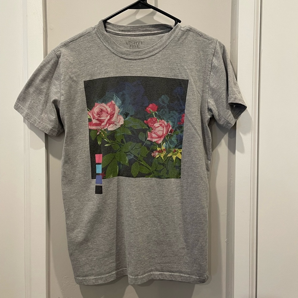 Mighty Fine Gray floral graphic tshirt